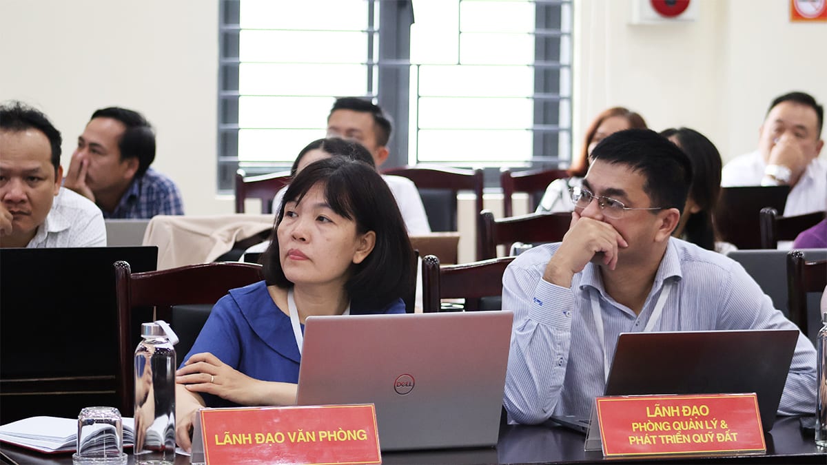 Phát súng mở màn cho hành trình chuyển đổi số toàn diện tại Trung tâm